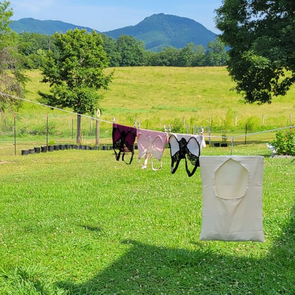 Maidenform Black & White Wireless V-Neck Racerback Lace Bralette. Sz: L - Picture 7 of 8